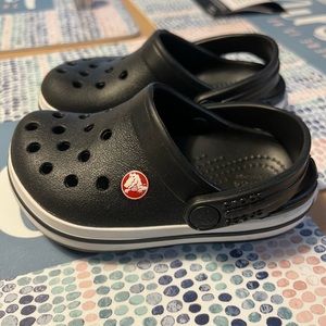 Black toddler crocs size 7 like new